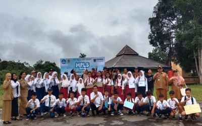 Hari Pertama MPLS Espenda 2025: Semangat Membara Meskipun Diguyur Hujan!